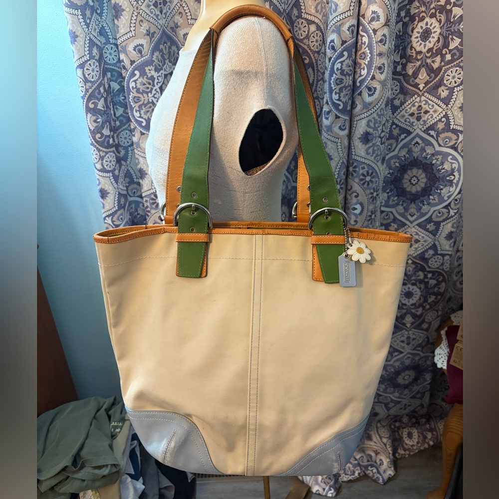 Coach Soho Daisy Tote w/ Charm 4429